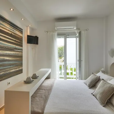 Romantica Naousa (Paros)