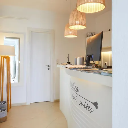 Romantica נאוסה