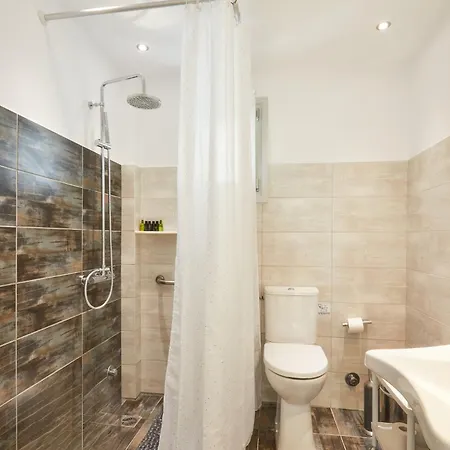 מלון דירות Romantica נאוסה