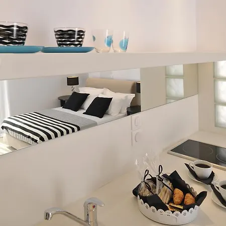 Romantica מלון דירות נאוסה