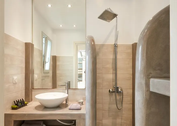 Romantica Naousa (Paros)