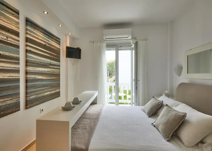 Romantica Naousa (Paros)