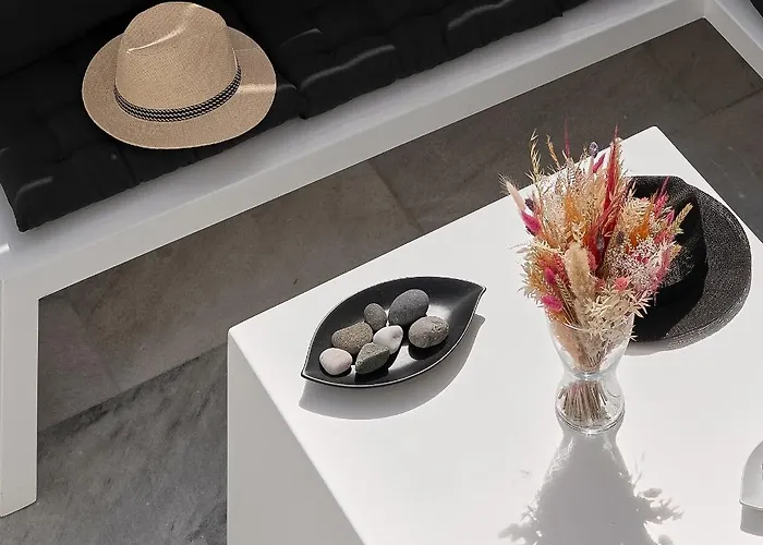 Romantica Naousa (Paros)