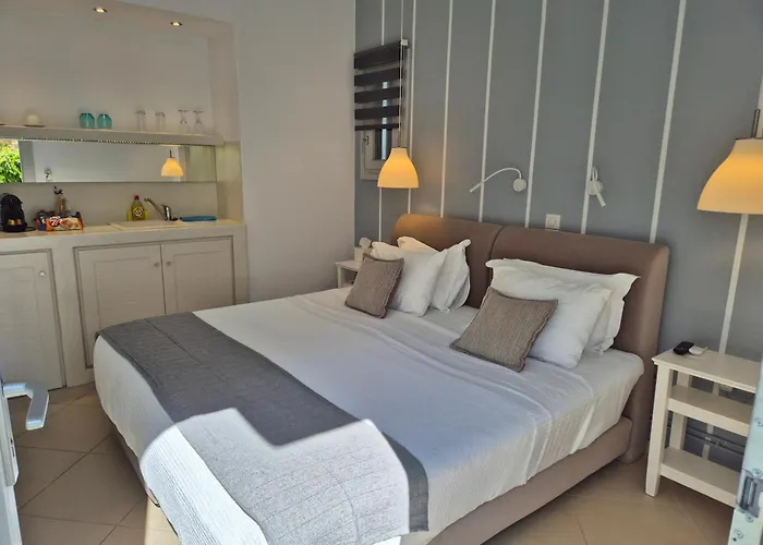 Romantica Naousa (Paros)