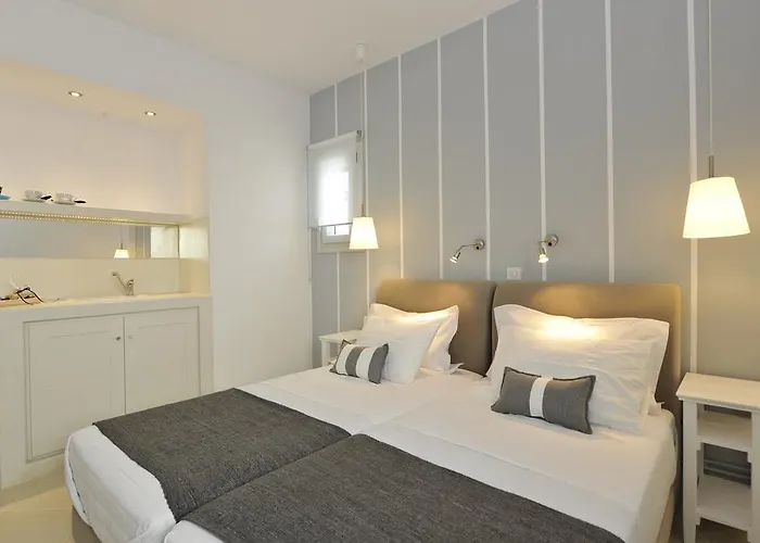 浪漫套房公寓式酒店 纳乌萨