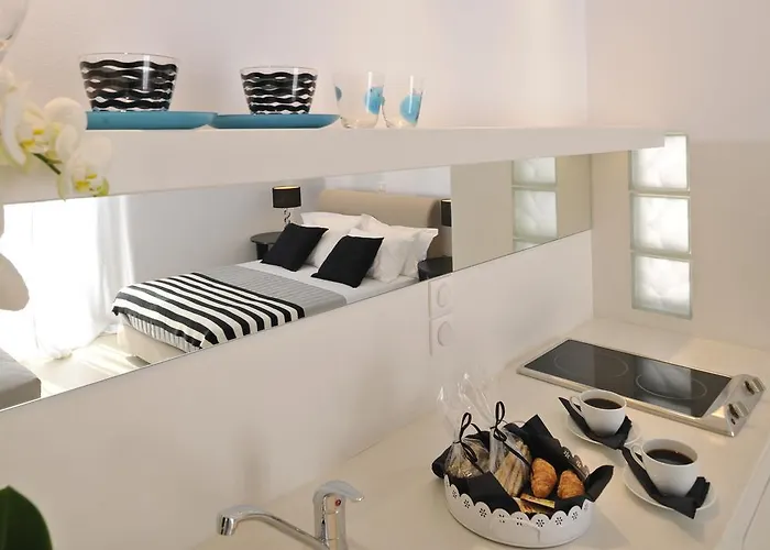 Romantica Aparthotel Naousa (Paros)